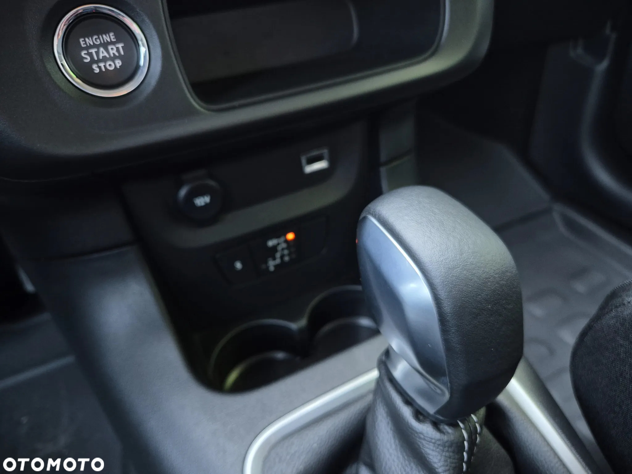 Citroën C3 1.2 PureTech Shine EAT6 - 35