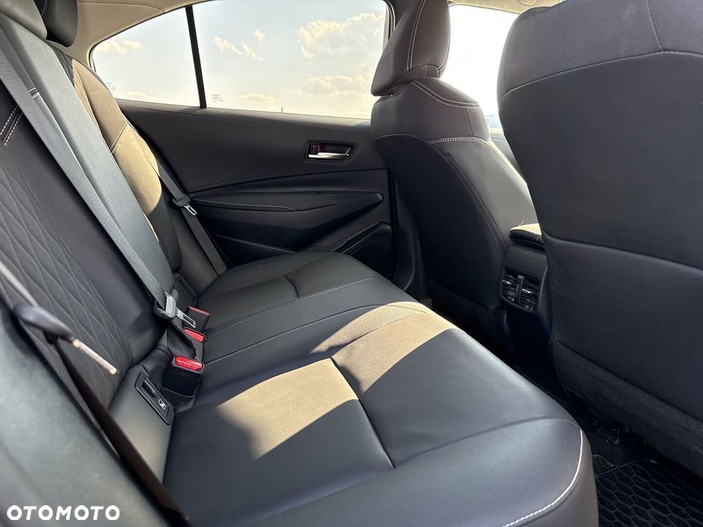 Toyota Corolla 1.8 Hybrid Executive - 11
