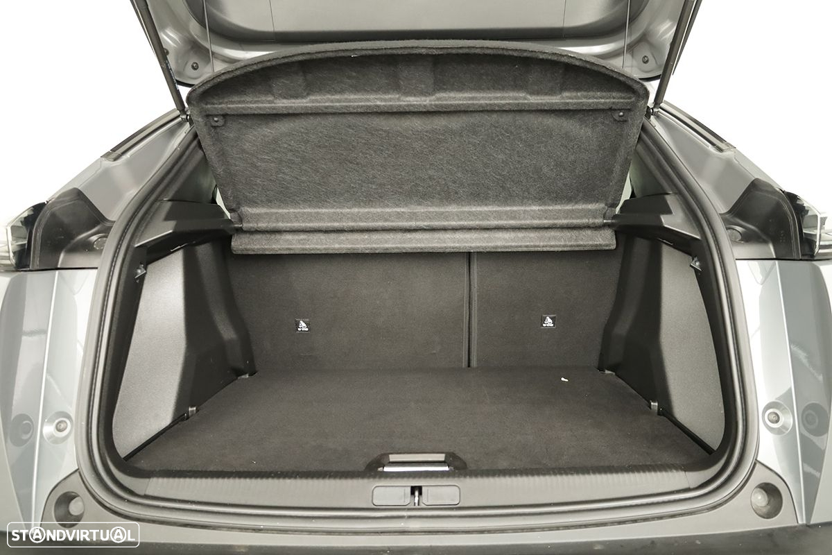 Peugeot 2008 1.2 PureTech Allure - 23