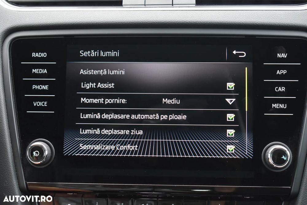 Skoda Octavia 2.0 TDI AMBITION DSG - 25