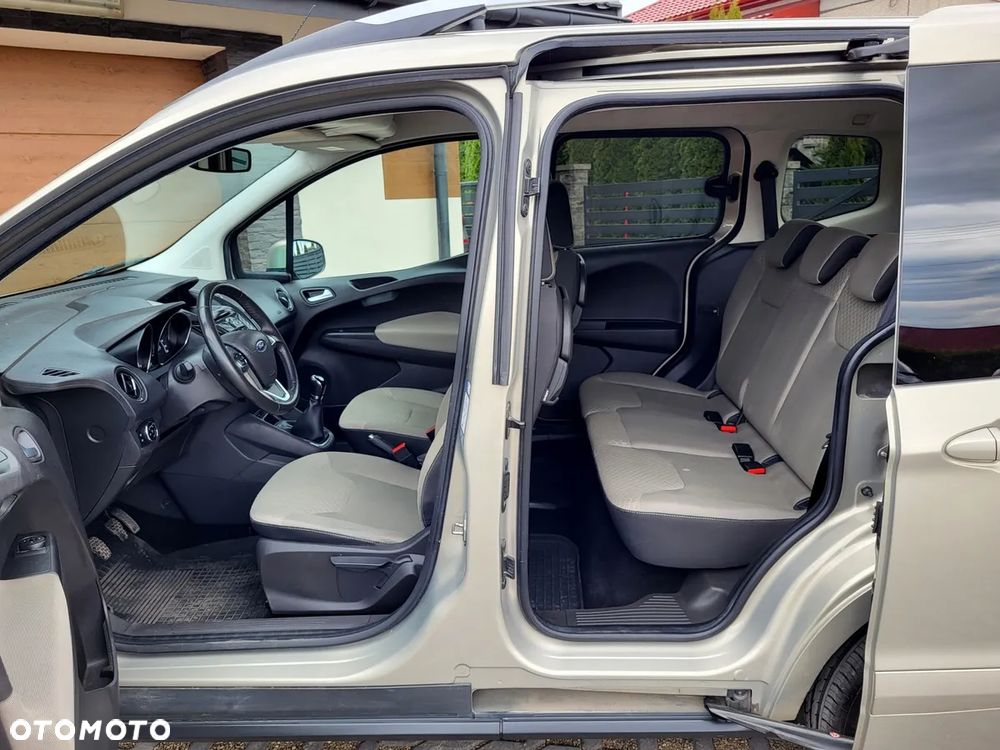 Ford Tourneo Courier 1.0 EcoBoost S&S Titanium - 12