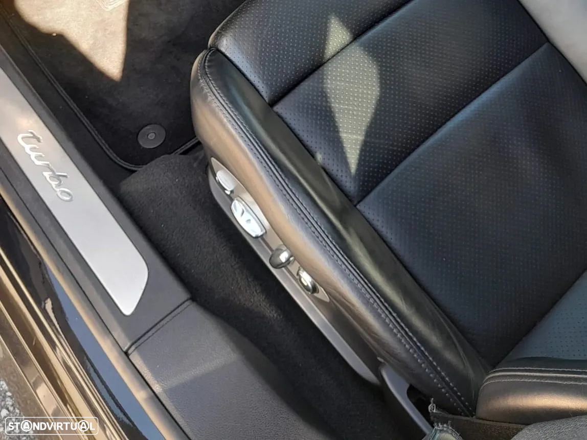 Porsche Panamera Turbo PDK - 24