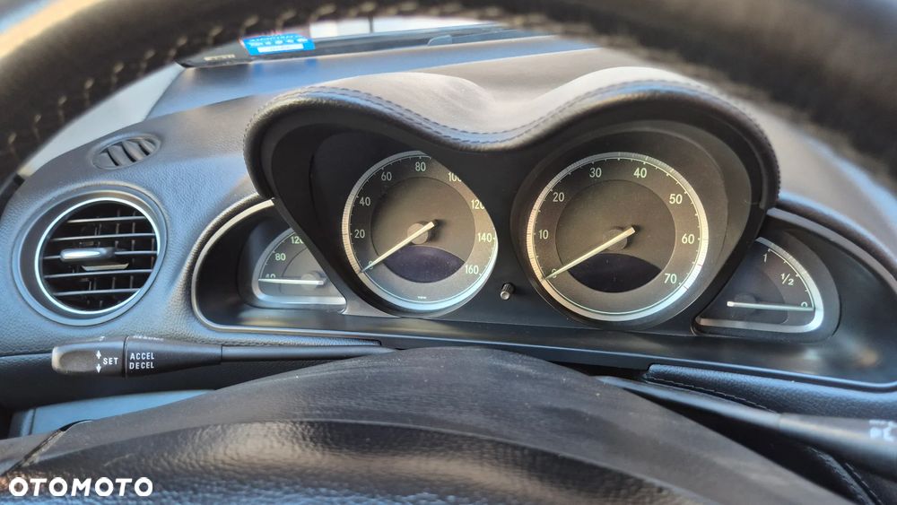 Mercedes-Benz SL - 25