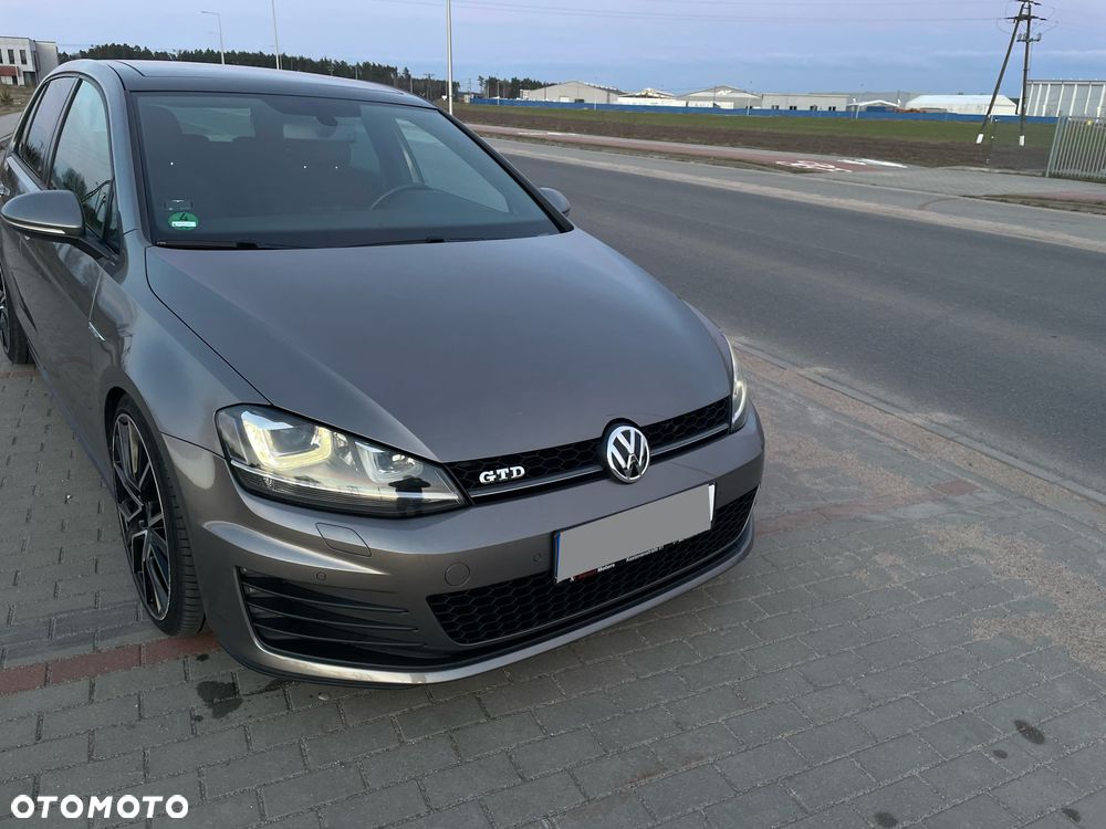 Volkswagen Golf - 30