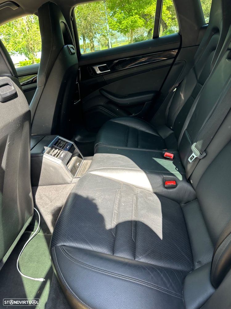 Porsche Panamera Sport Turismo 4 E-Hybrid - 15