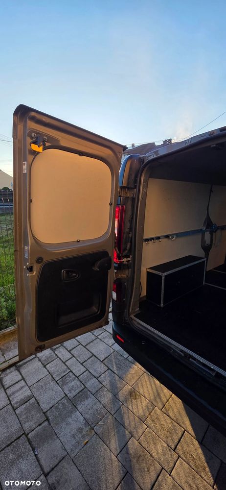Renault Trafic - 23