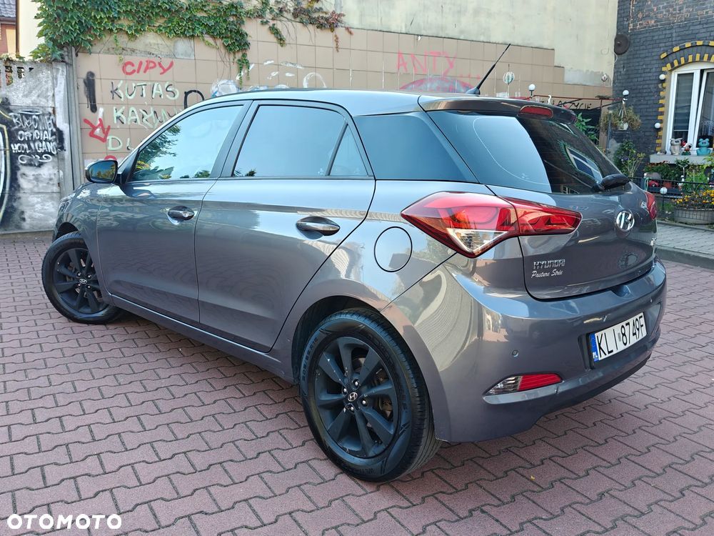Hyundai i20 blue 1.1 CRDi Classic - 31