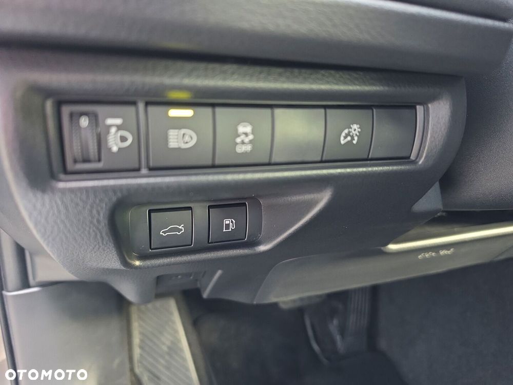 Toyota Camry - 19