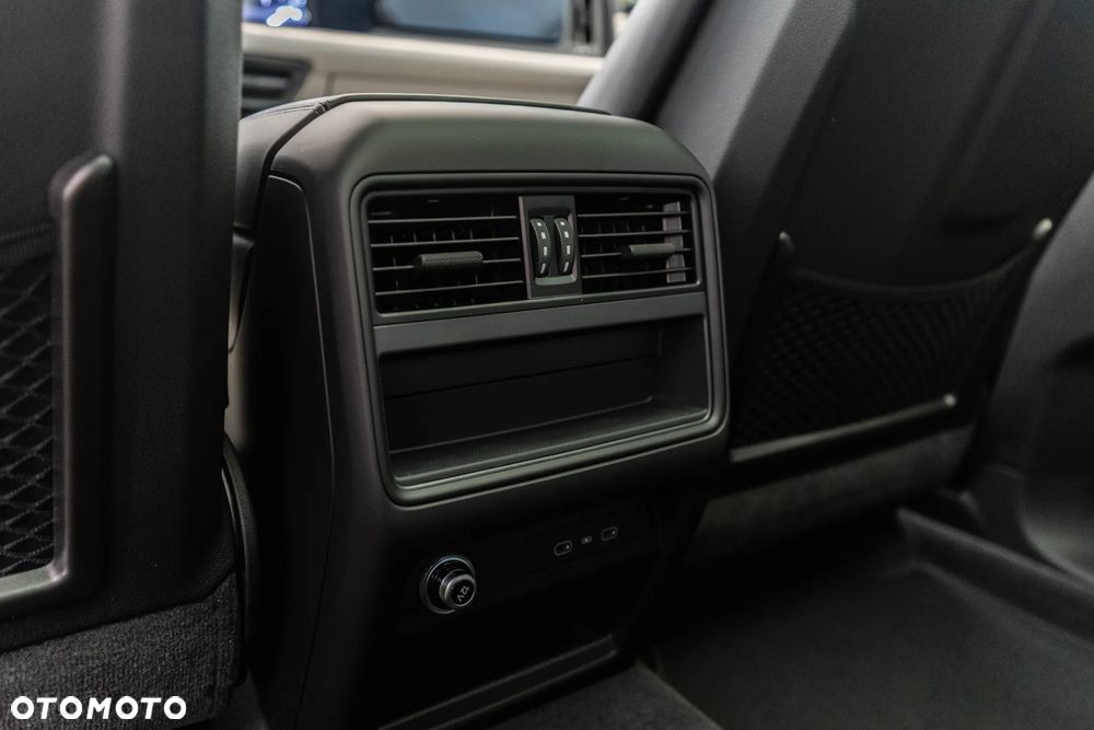 Porsche Cayenne E-Hybrid PHEV Black Edition - 34