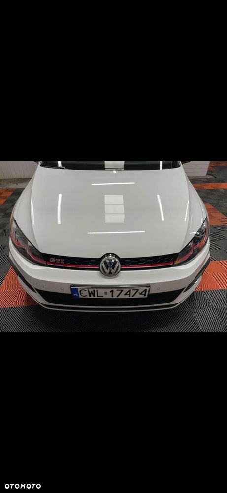 Volkswagen Golf - 7
