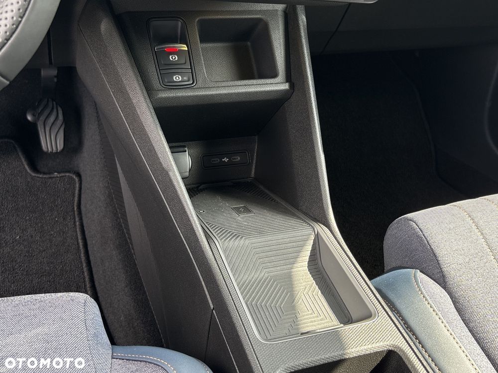 Renault 4 E-Tech 52kWh Comfort Range Techno - 23