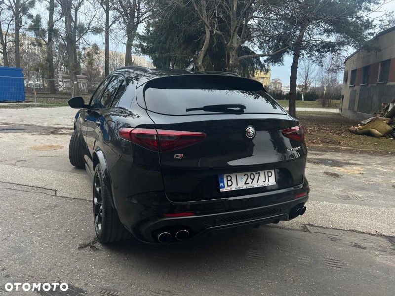 Alfa Romeo Stelvio V6 2.9 Bi-Turbo AT8-Q4 Quadrifoglio - 2