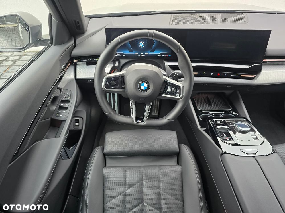 BMW Seria 5 520d xDrive - 11