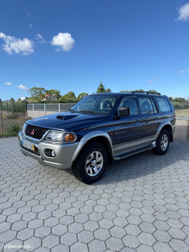 Mitsubishi Pajero Sport 2.5 TD GLS - 1