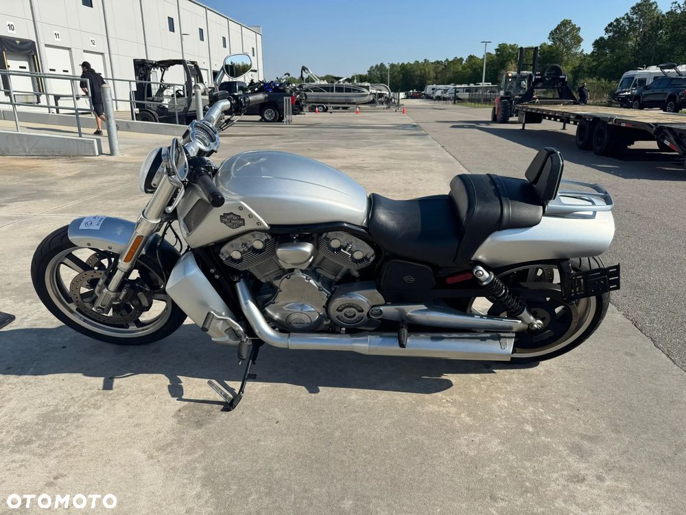 Harley-Davidson V-Rod Muscle - 40