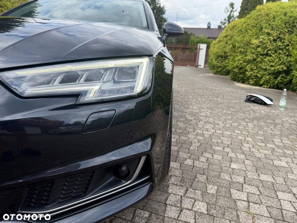 Audi A4 Avant 40 TDI S tronic S line - 2