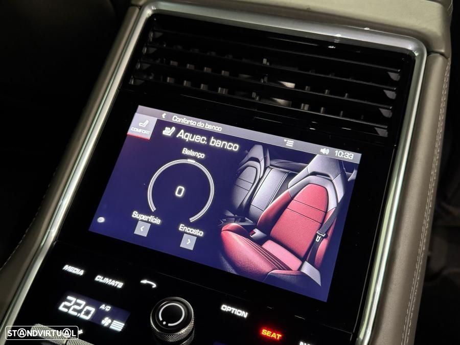 Porsche Panamera 4 E-Hybrid - 52