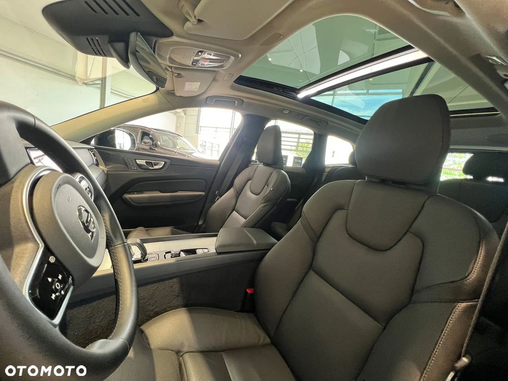 Volvo XC 60 B5 B AWD Plus Black Edition - 23