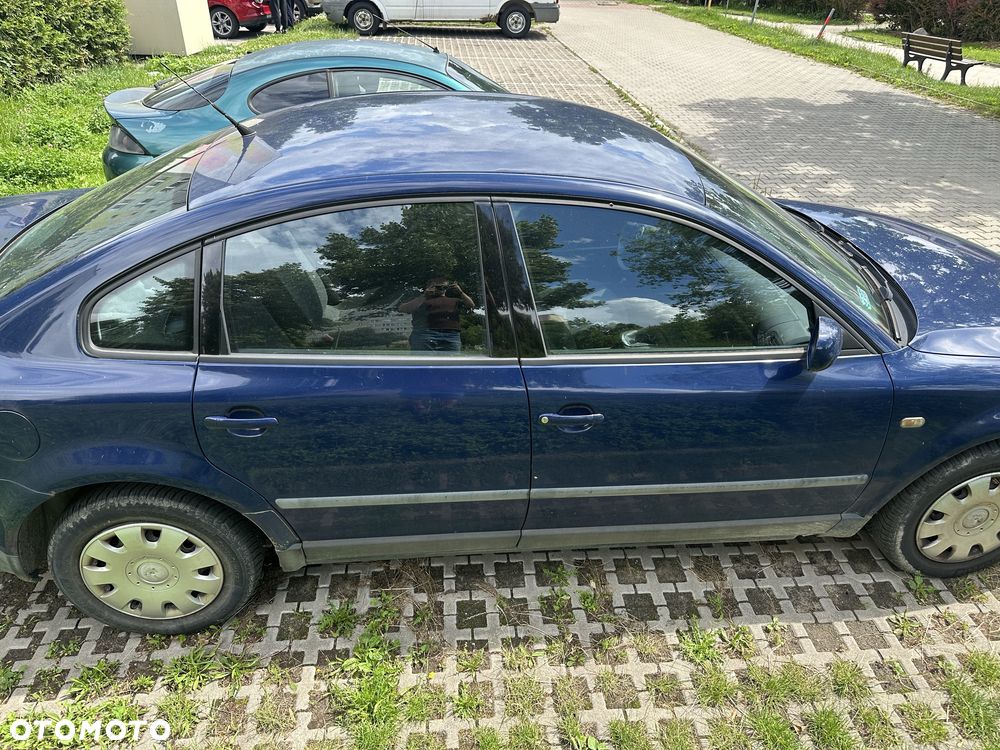 Volkswagen Passat - 4