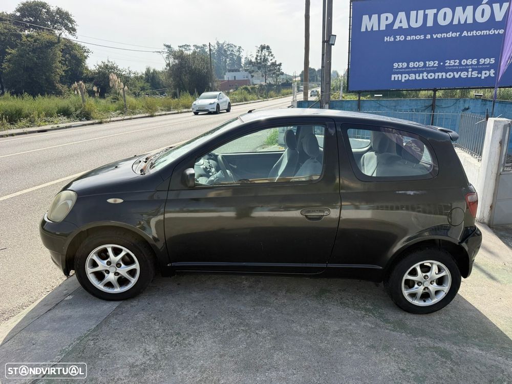 Toyota Yaris 1.0 Base C/Radio - 8