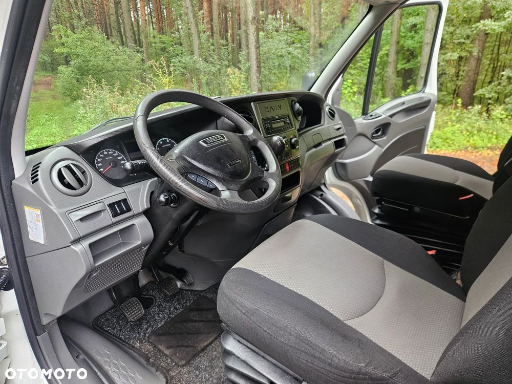 Iveco Daily BLIŹNIAKI Hak 3,5 tony - 28