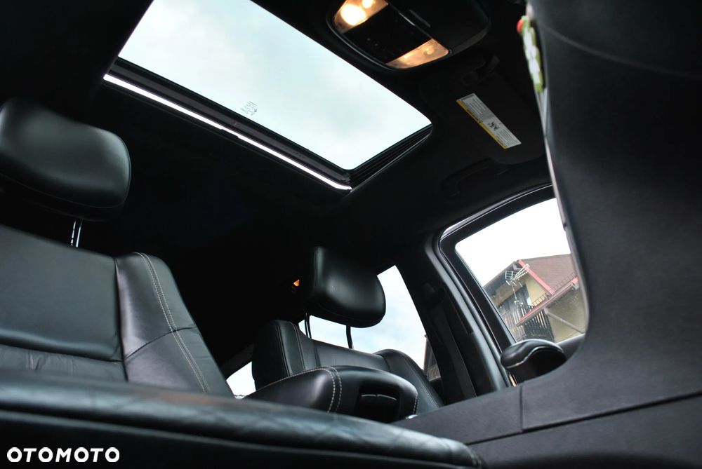 Jeep Grand Cherokee - 26