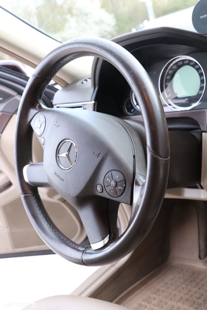 Mercedes-Benz Klasa E - 27