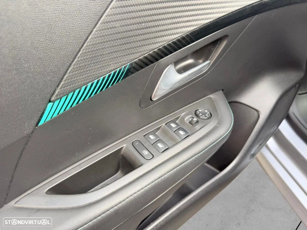 Peugeot 208 1.2 PureTech Allure EAT8 - 10