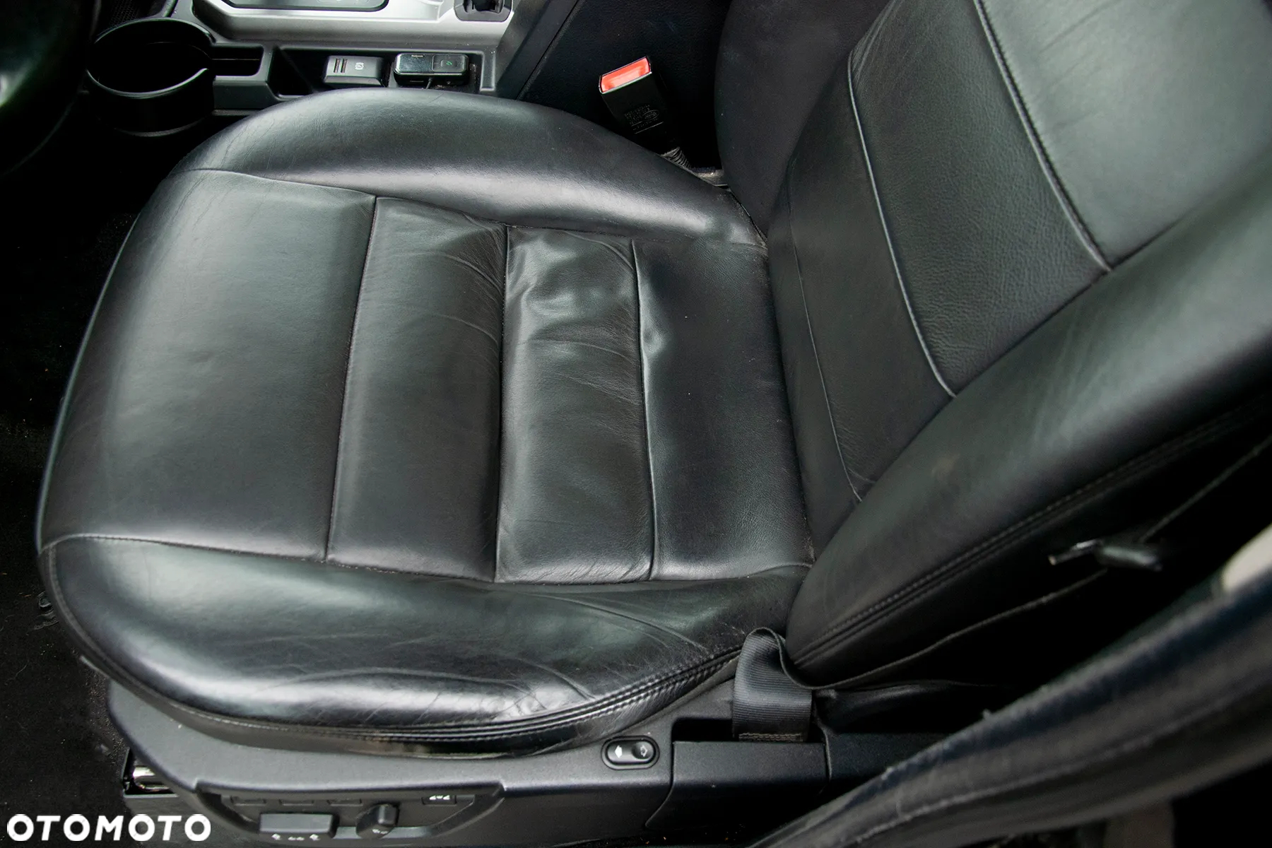 Land Rover Discovery IV 2.7D V6 HSE - 11
