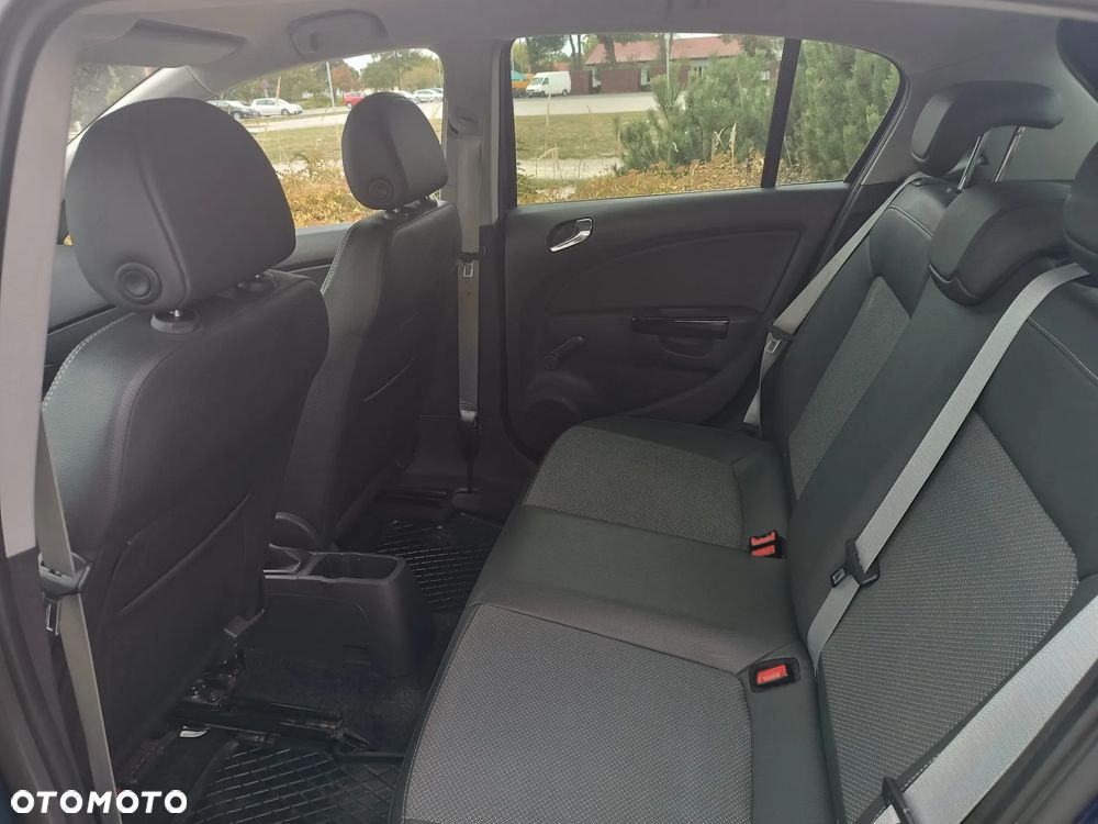 Opel Corsa 1.4 16V Cosmo - 13