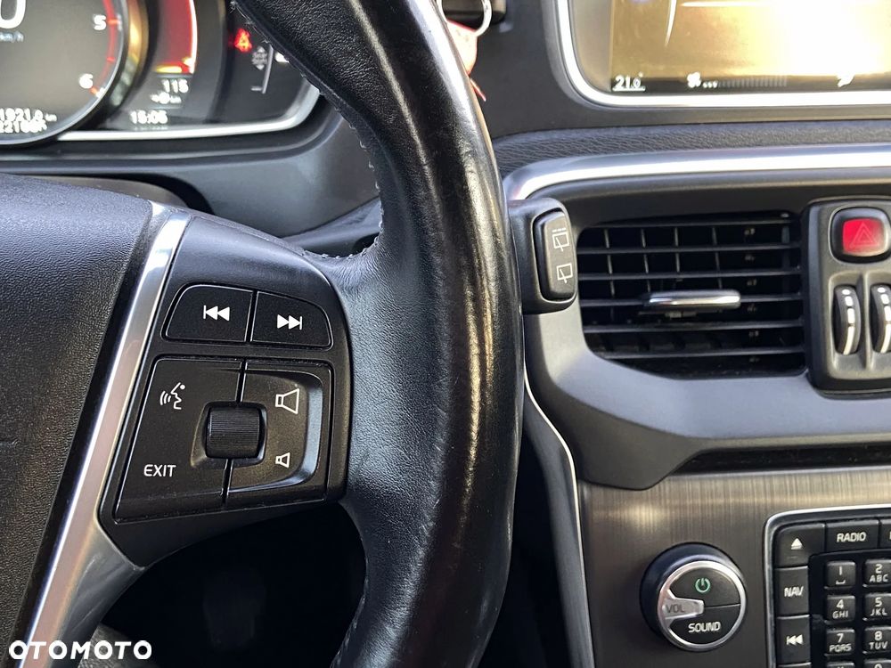 Volvo V40 D3 Momentum - 34