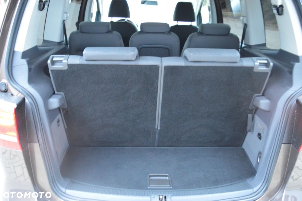 Volkswagen Touran 1.6 TDI DPF BlueMotion Technology Comfortline - 12