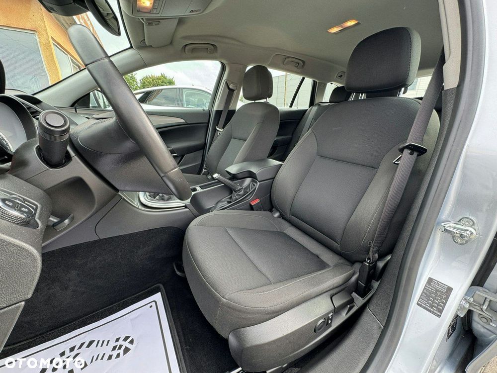 Opel Insignia - 15