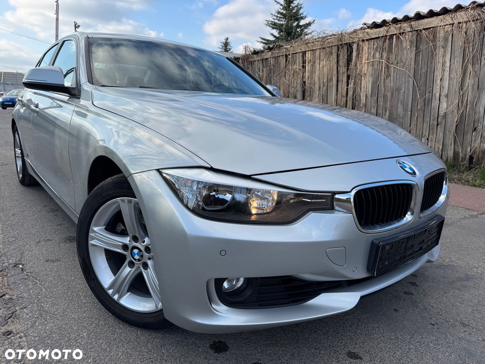 BMW Seria 3 328i xDrive Sport Line - 1