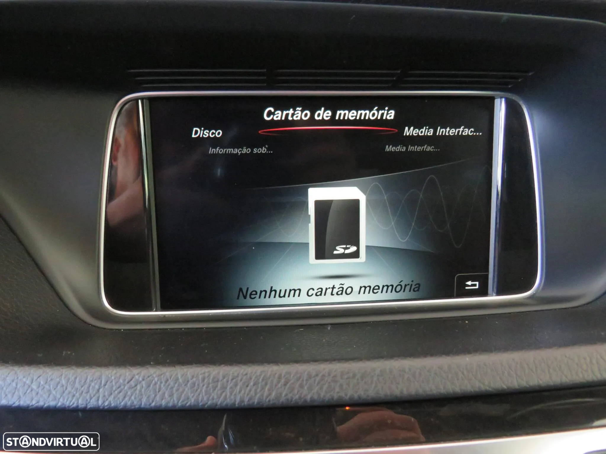 Mercedes-Benz E 250 BlueTEC Avantgarde Auto. - 38