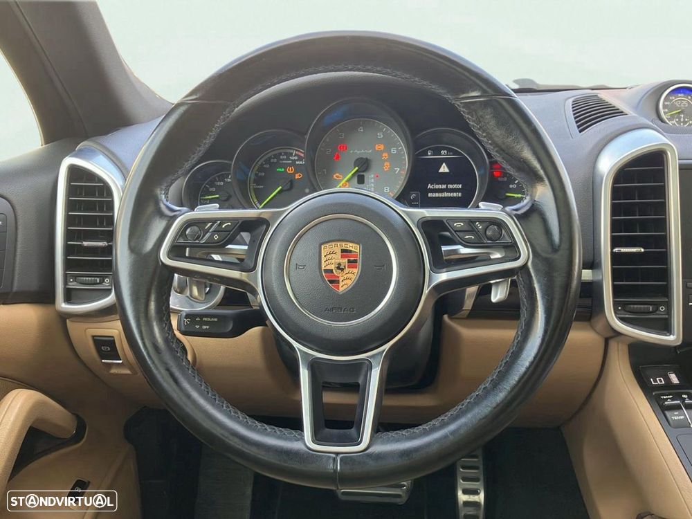 Porsche Cayenne - 12