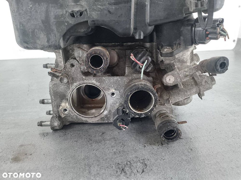 GŁOWICA TOYOTA YARIS III 1.0 VVT-I - 8