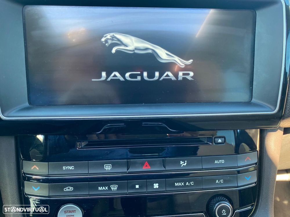 Jaguar F-Pace 2.0 i4D Prestige - 16