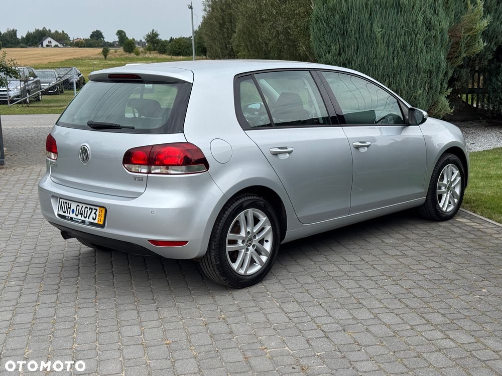 Volkswagen Golf - 6