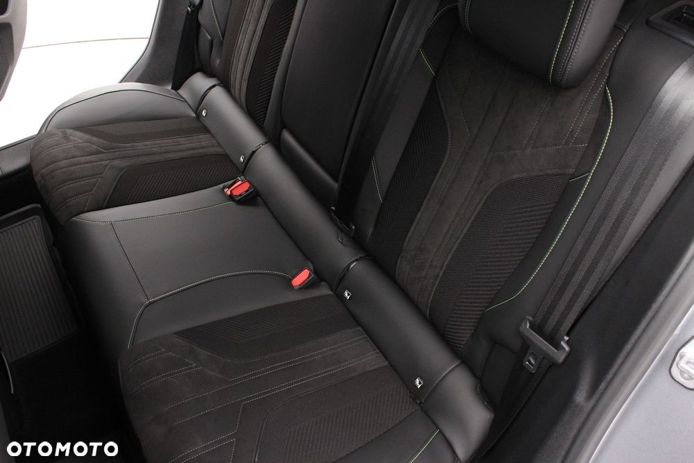 Peugeot 308 - 8