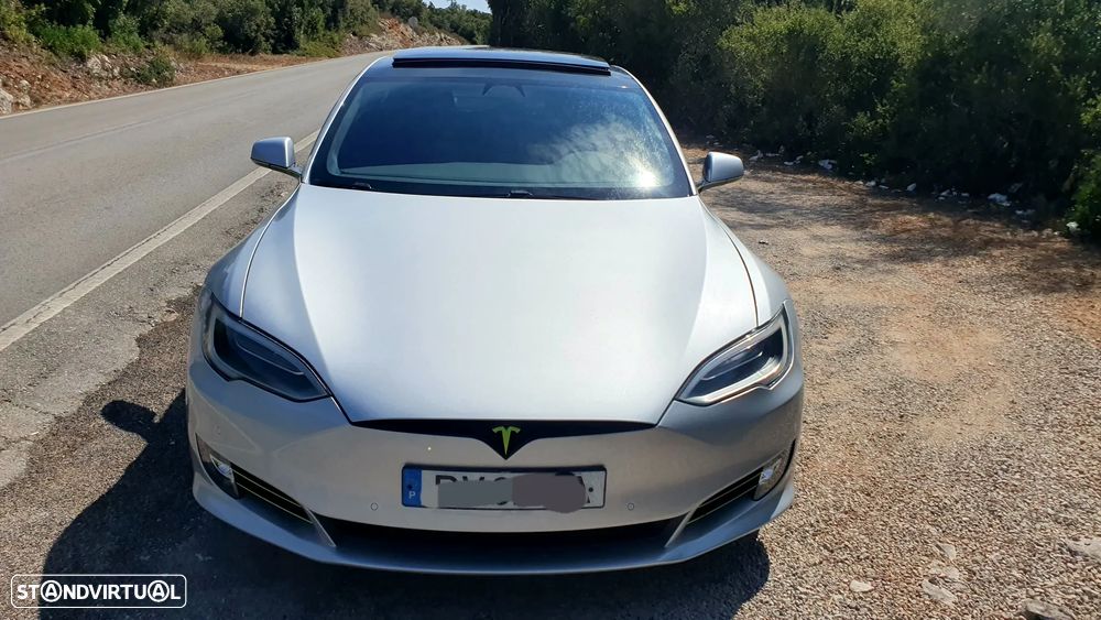 Tesla Model S - 4