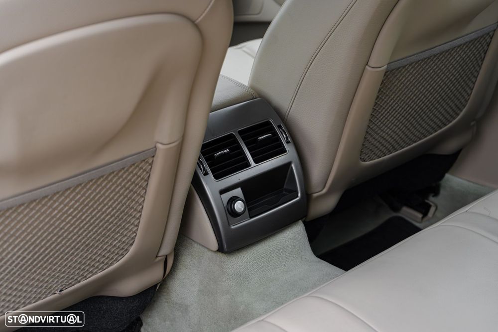 Jaguar XF 3.0 D V6 Luxury - 24