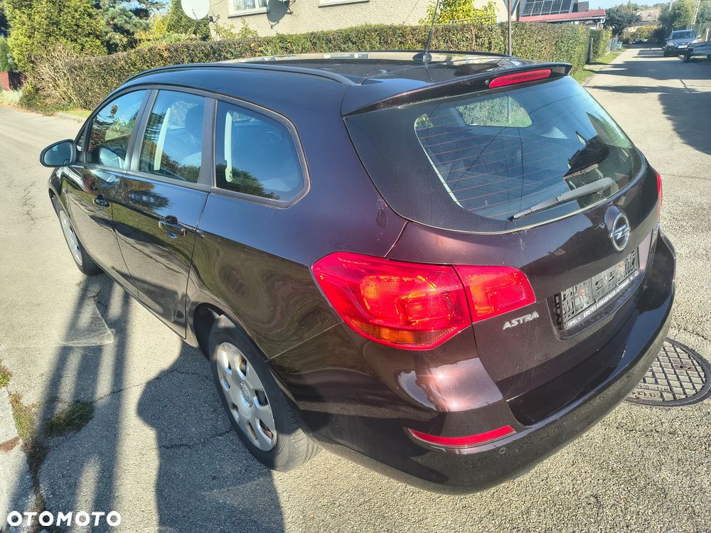 Opel Astra 2012 photo 4