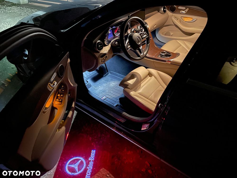 Mercedes-Benz Klasa C 300 4Matic 9G-TRONIC Avantgarde - 12