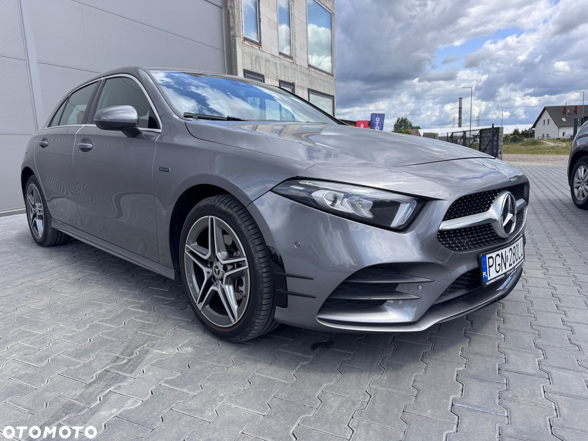 Mercedes-Benz Klasa A 250 e 8G-DCT AMG Line Advanced - 4