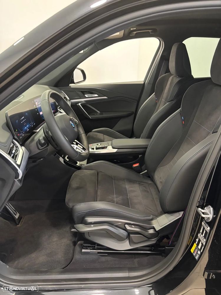 BMW iX1 eDrive20 Pack Desportivo M Pro - 10