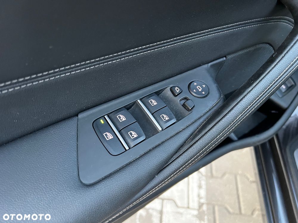 BMW Seria 5 530i xDrive - 22