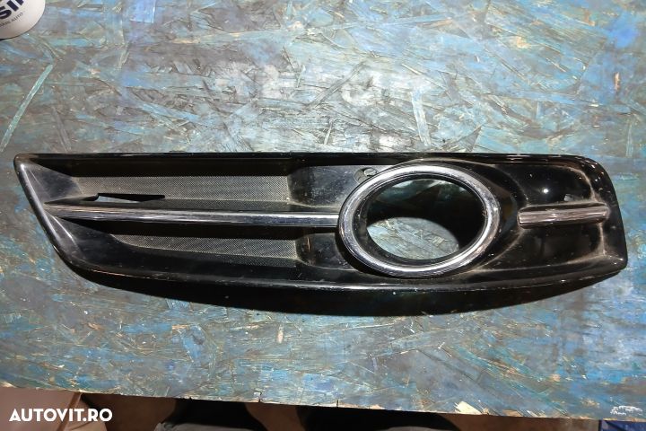 Grila proiector dreapta 8P0807682J 8P0807682J Audi A3 8P/8PA [2th fac - 1