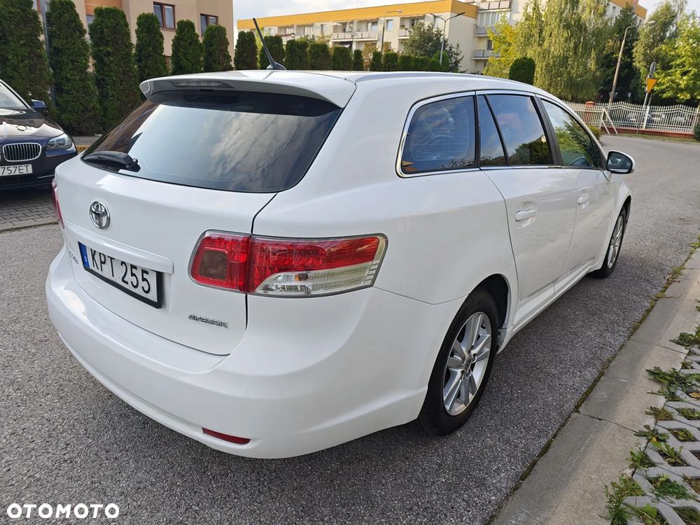 Toyota Avensis 2.0 Sol EU5 - 5