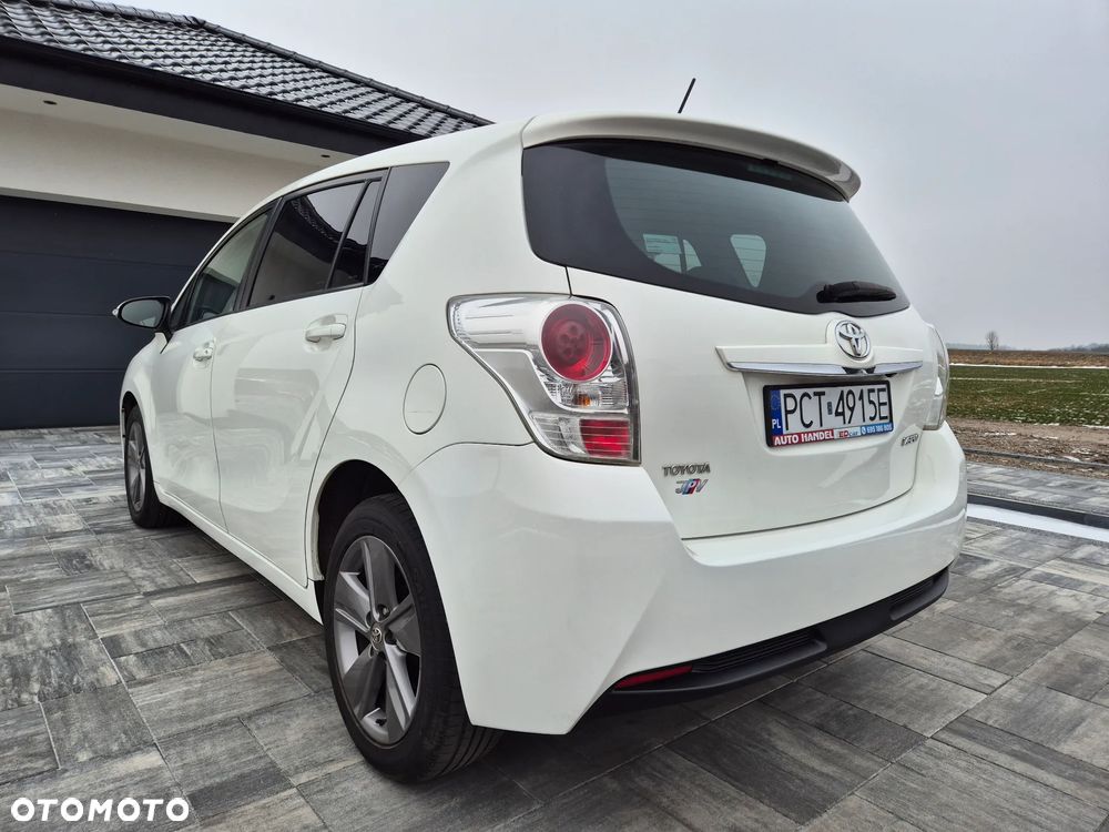 Toyota Verso 1.6 D-4D Premium - 24